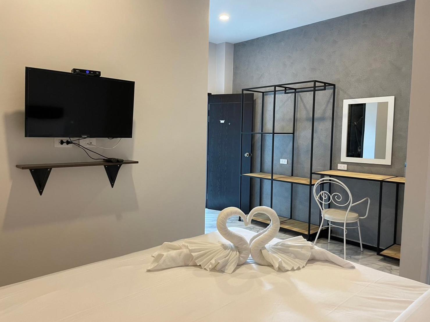 Terminal 58 Hotel Ban Mut Dok Khao Екстериор снимка